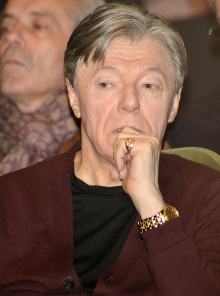 Актер рассказал, что во время его студенчества мало кто оставался без работы Актер рассказал, что во время его студенчества мало кто оставался без работы