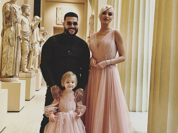 Тимати и Алена Шишкова с дочерью Алисой Тимати и Алена Шишкова с дочерью Алисой