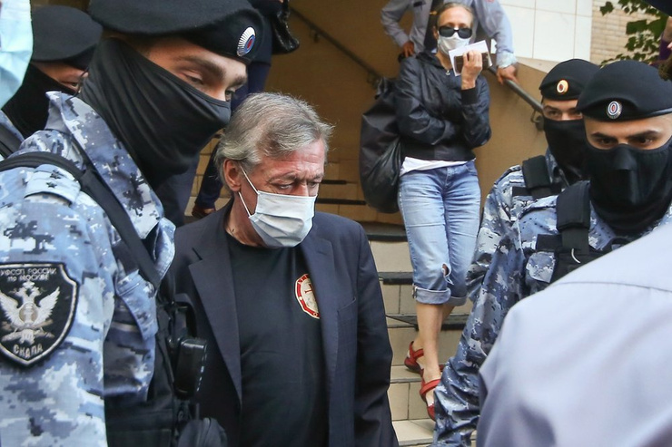Вчера актер приехал в суд впервые после госпитализации