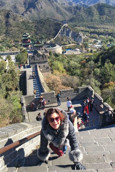 После утки по-пекински Аня Павлова легко забралась на Великую Китайскую стену