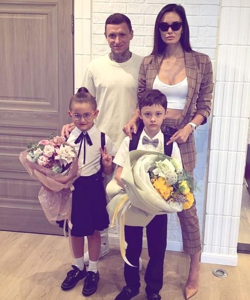 Alana is raising a son from Alexander and a daughter from Pavel Mamaev