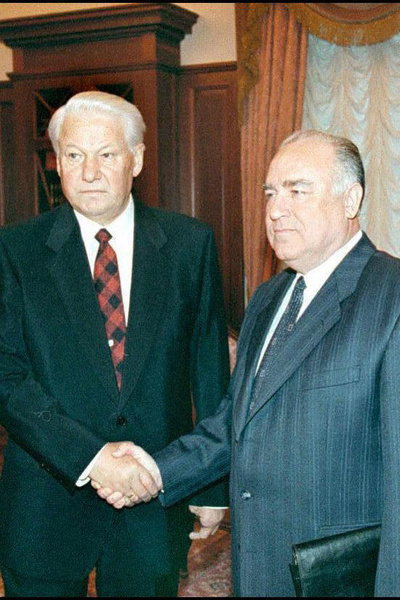 Дружба Ельцина и Черномырдина берет начало в 80-х