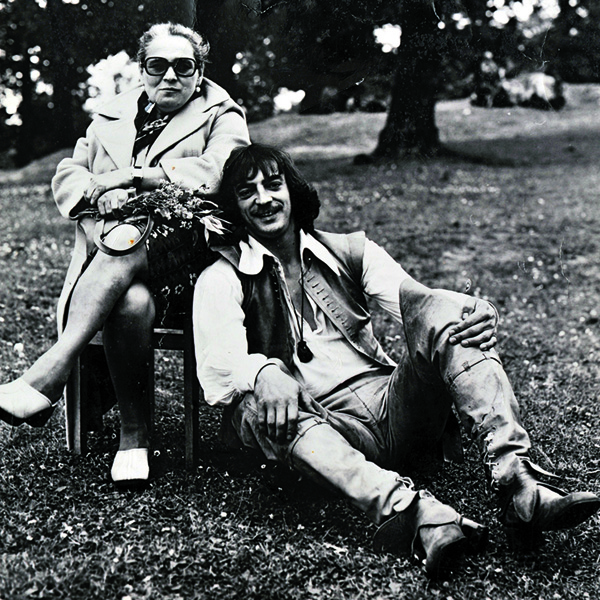 Боярский с мамой Екатериной Михайловной на съемках фильма «Д’Артаньян и три мушкетера», 1978 год