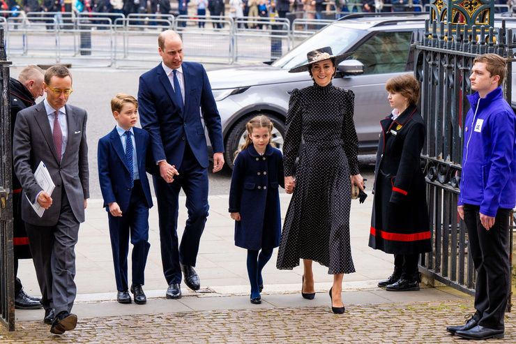 Принц Уильям и Кейт со старшими детьми — Джорджем и Шарлоттой