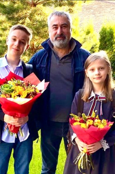 Во втором браке у Александра Толмацкого двое детей