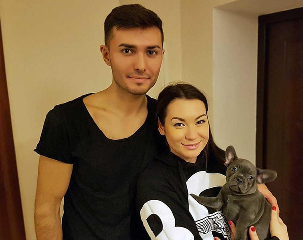 Ида часто снимает питомца в роликах Ида часто снимает питомца в роликах