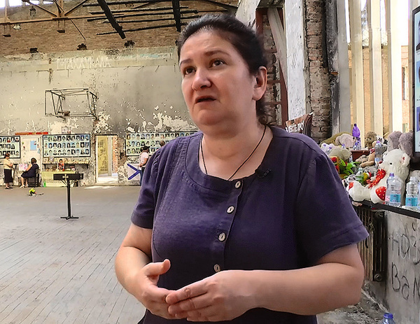 Анета не боится вспоминать те ужасные дни. Выговорится, становится чуть легче... Анета не боится вспоминать те ужасные дни. Выговорится, становится чуть легче...