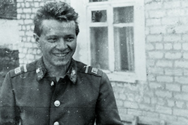 В армии Поляк был водителем тяжелой техники