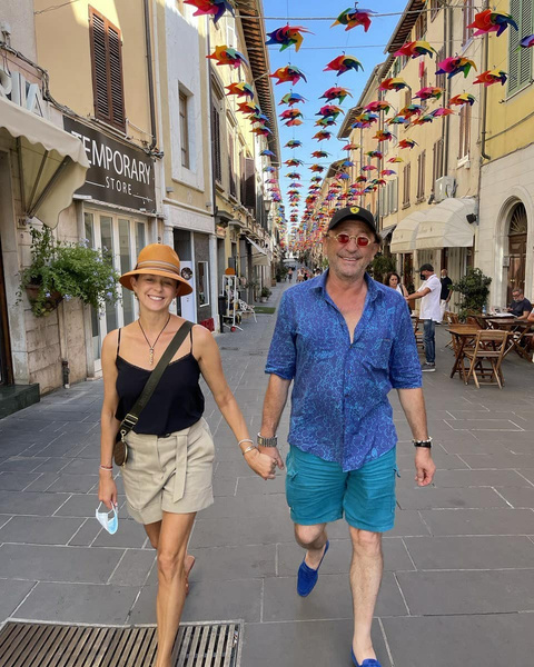 Еще в августе пара выглядела счастливой и вместе отдыхала в Италии