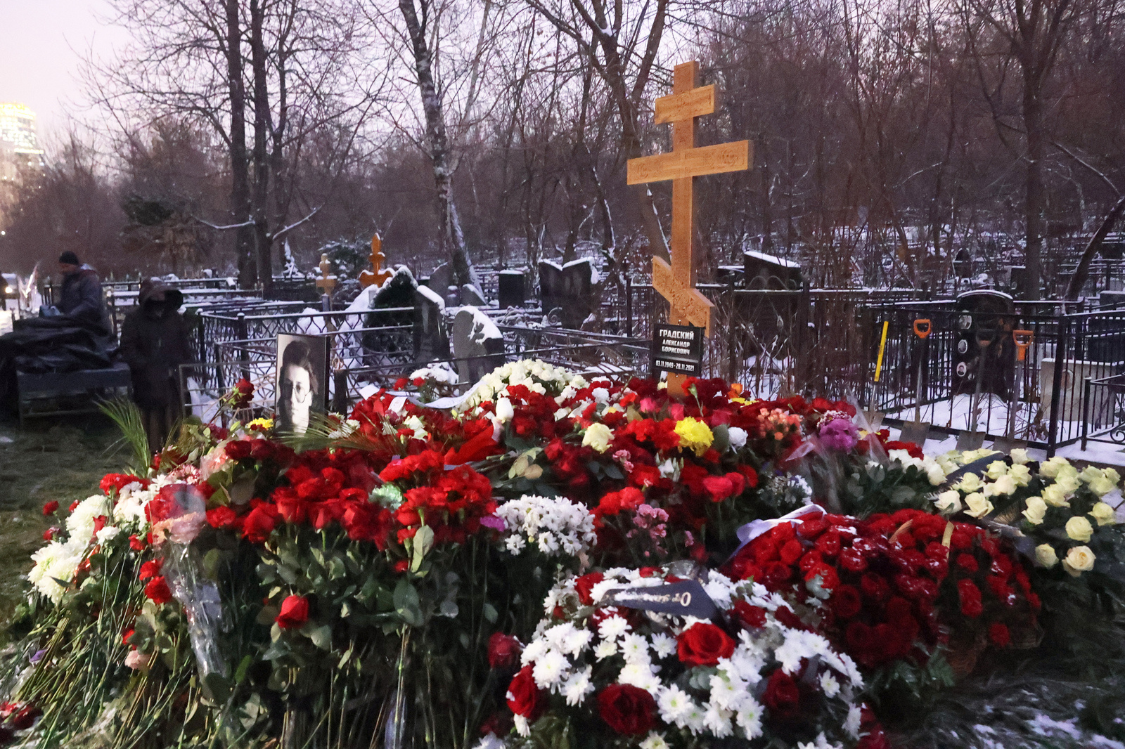 Где захоронен родственник. Ваганьковское кладбище Градский. Градский похоронен на Ваганьковском кладбище.