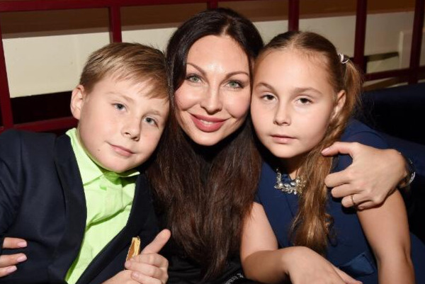 Наталья Бочкарева с детьми