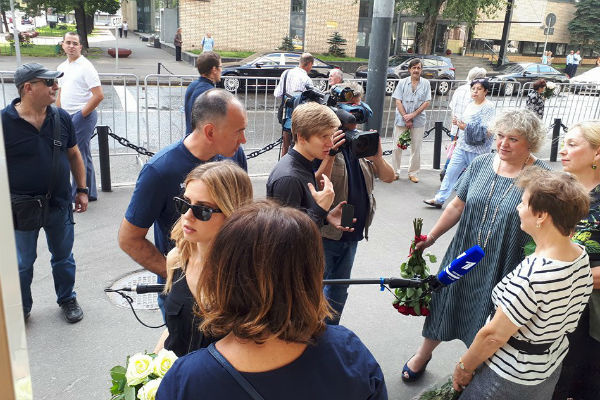 Новости: В Москве проходит прощание с Верой Глаголевой – фото №4