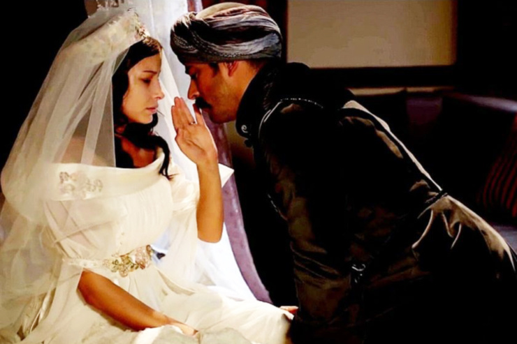 Яркие и роскошные: самые запоминающиеся свадебные платья сериала «Великолепный век»