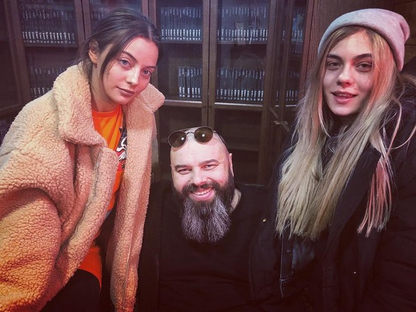 Максим Фадеев с солистками группы SEREBRO Катей Кищук и Татьяной Моргуновой Максим Фадеев с солистками группы SEREBRO Катей Кищук и Татьяной Моргуновой