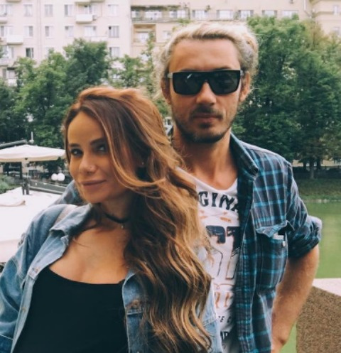 Айза Анохина с супругом Дмитрием
