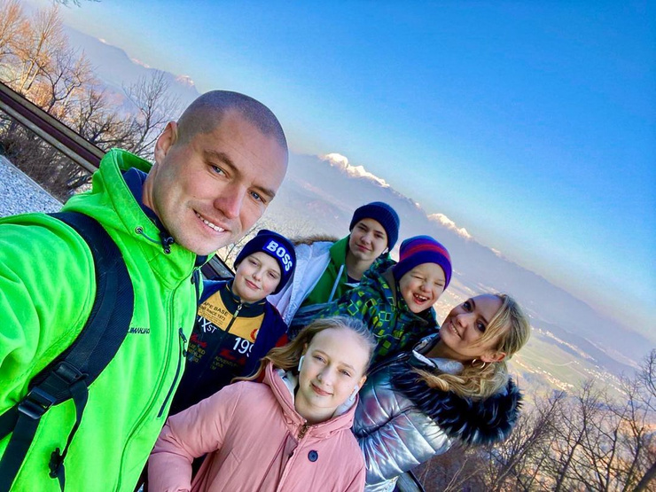 Сейчас Роман не общается с бывшей женой и не встречается с наследниками, живущими в Словении Сейчас Роман не общается с бывшей женой и не встречается с наследниками, живущими в Словении