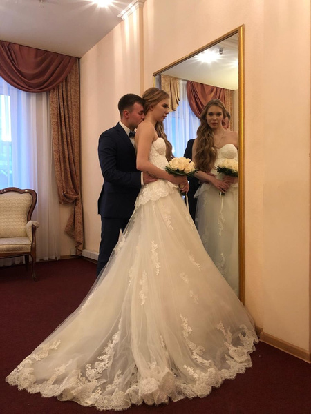 Яна младше избранника на 14 лет Яна младше избранника на 14 лет