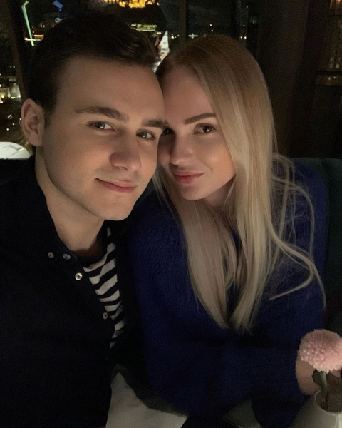 Блогер встречается со школьной любовью